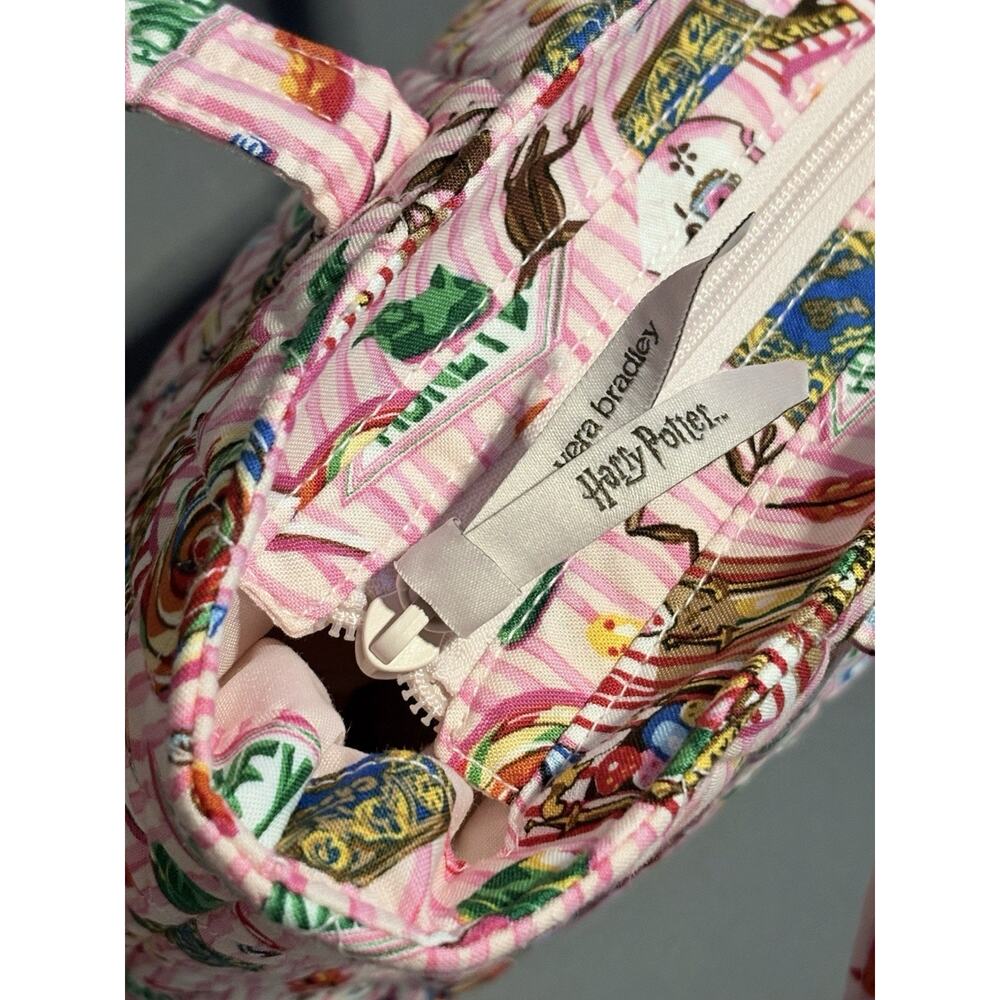 Vera Bradley Harry Potter Honeydukes Small Vera Tote Bag NWT Candy EXACT - Picture 13 of 16